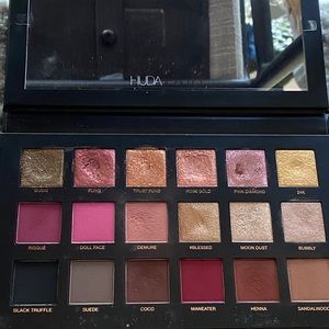 Huda Beauty Rose Gold Remastered